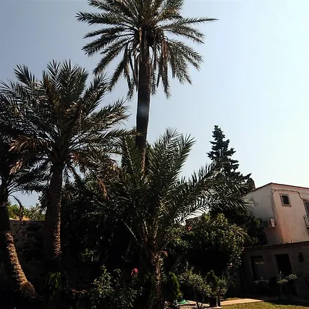 Derya Hanim Konagi Ayvalı