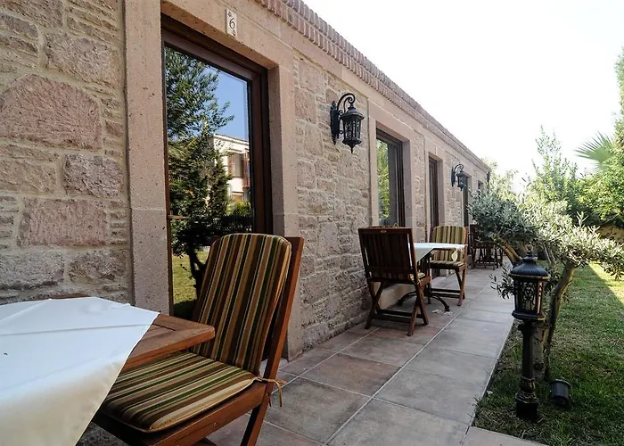 Derya Hanim Konagi Ayvalı